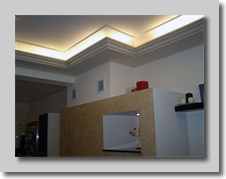 Τρέχον γύψινος κρυφός φωτισμός με γύψινη ανταύγεια στο εσωτερικό του