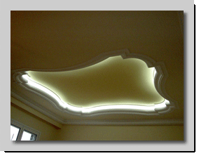 Γύψινος κρυφός φωτισμός με τοξοτά σχήματα