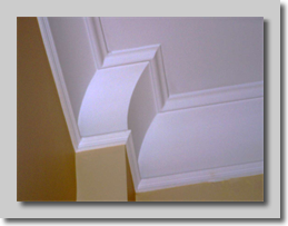 Λεπτομέρεια της γύψινης κορνίζας 