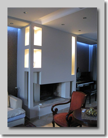 Ράφια και εσοχές γυψοσανίδας στο τζάκι