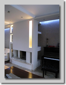 Ράφια και εσοχές γυψοσανίδας στο τζάκι