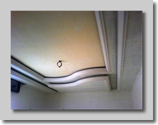 Ψευδοροφή γυψοσανίδας με προσθήκη γύψινου